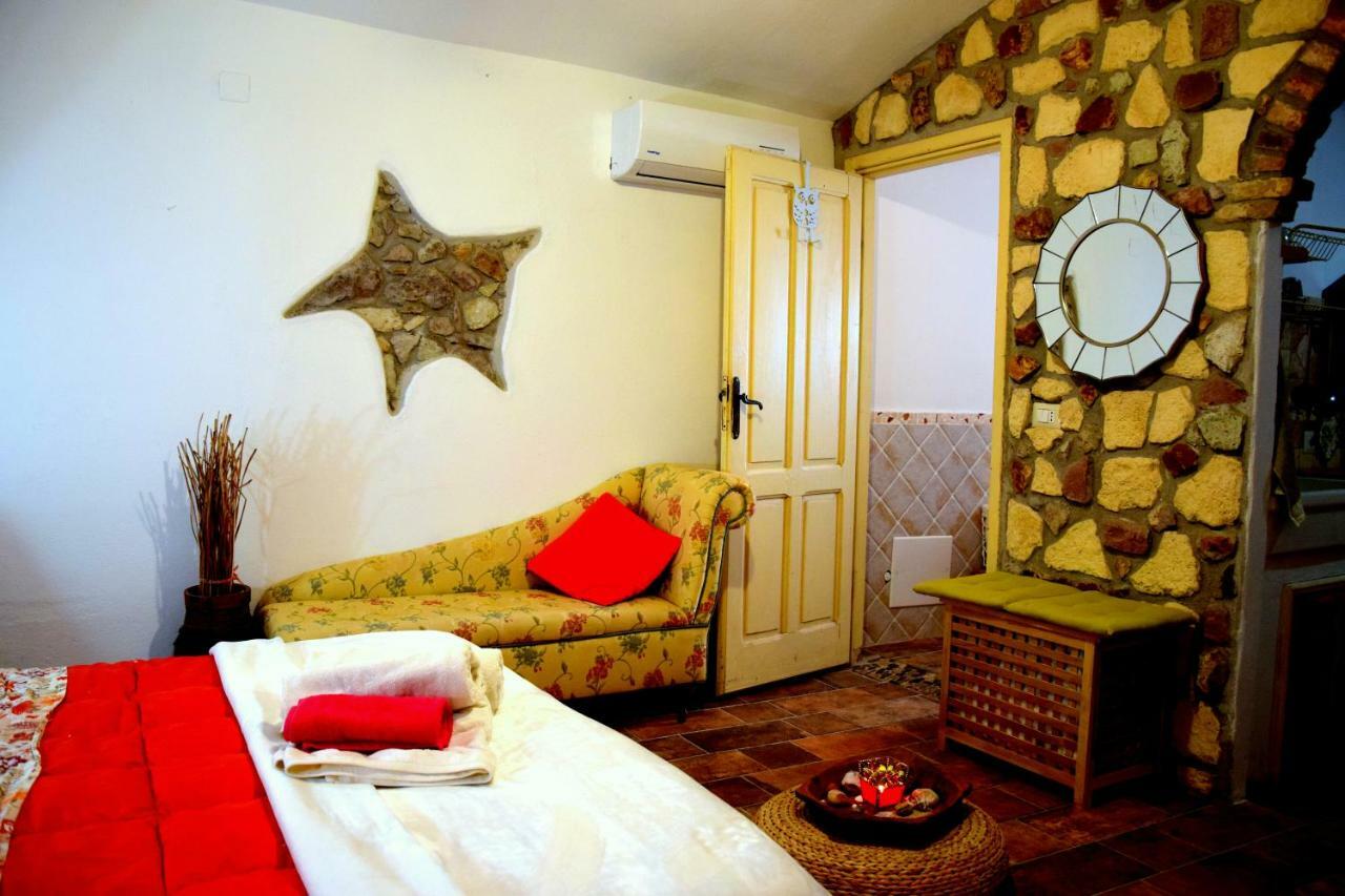 Agriturismo Su'E Lentu Bosa Exterior photo